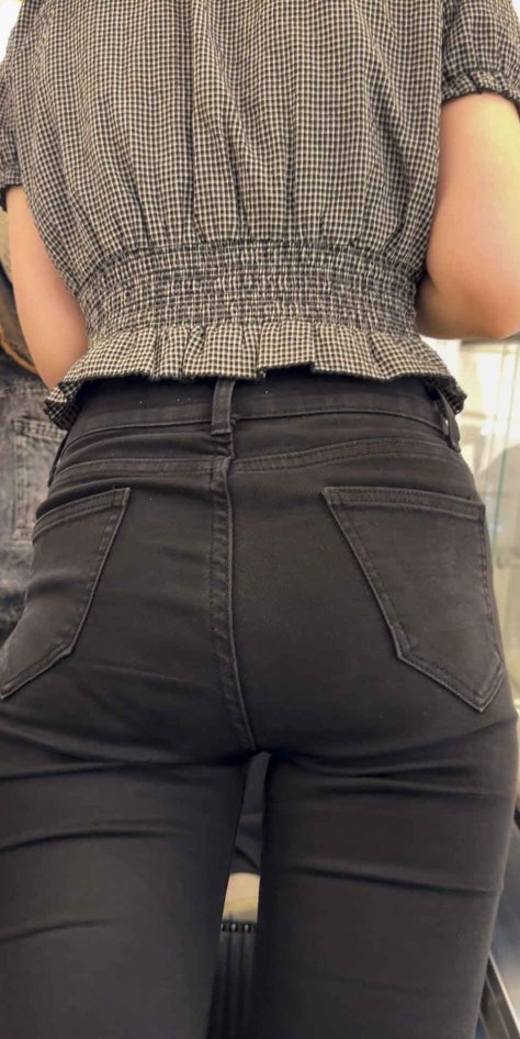 商场宽臀黑牛仔妹子（积分79）