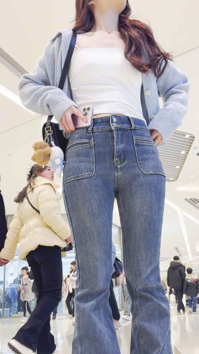 浅蓝高腰牛仔裤巨臀妹子