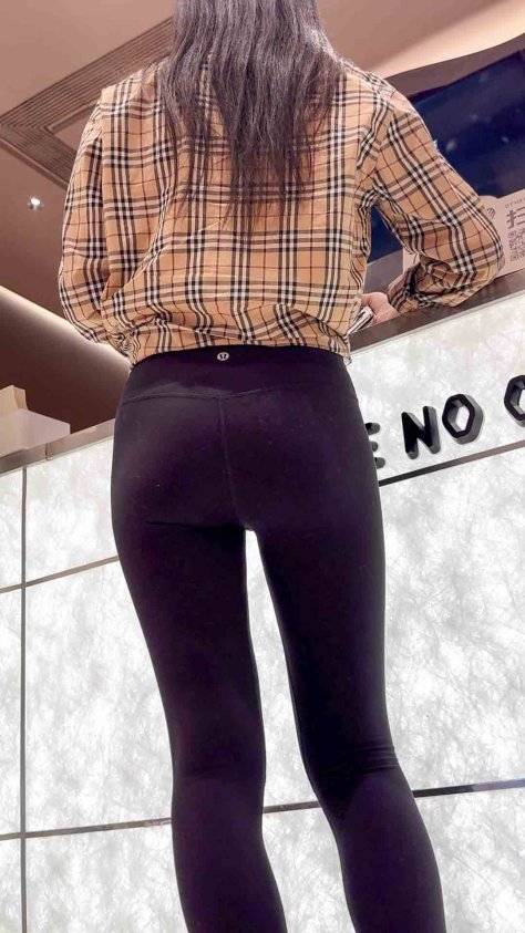 深紫裤性感炸弹蜜桃巨臀