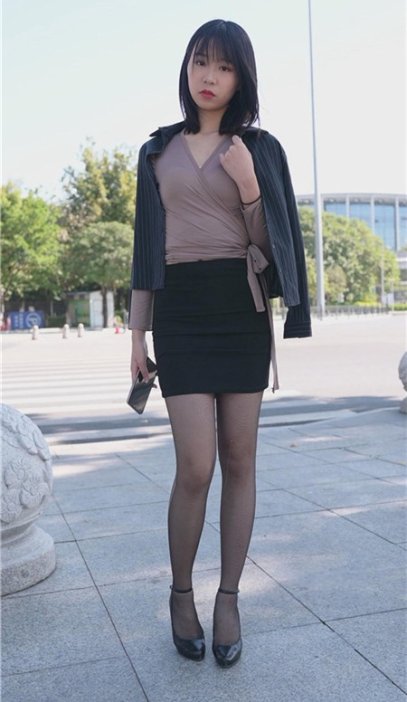 （视频）黑色包臀裙美女[8.04G/MP4]