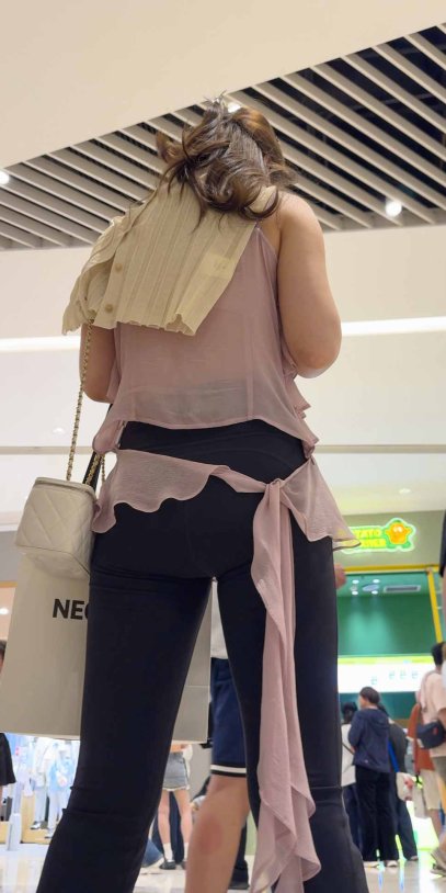 (积分42)高挑紧臀瑜伽少妇