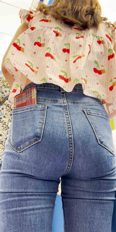 (积分3577)春节献礼超紧身宽大臀小姐姐特写