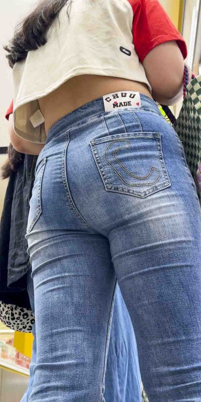 (积分185)端午献礼露腰翘臀牛仔妹子