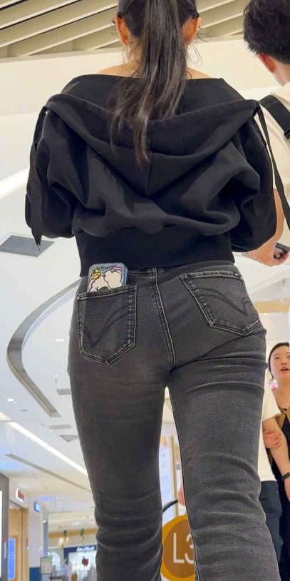 不自然的扭动,已经松弛