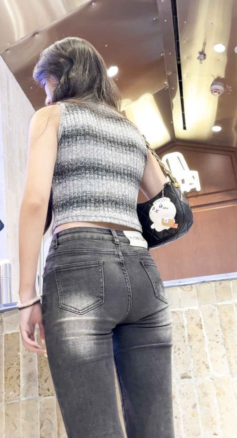 灰黑牛仔裤性感浪勾魂摄魄