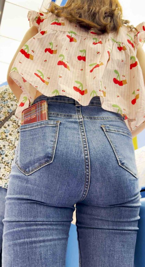 （积分3577）春节献礼超紧身宽大臀小姐姐特写