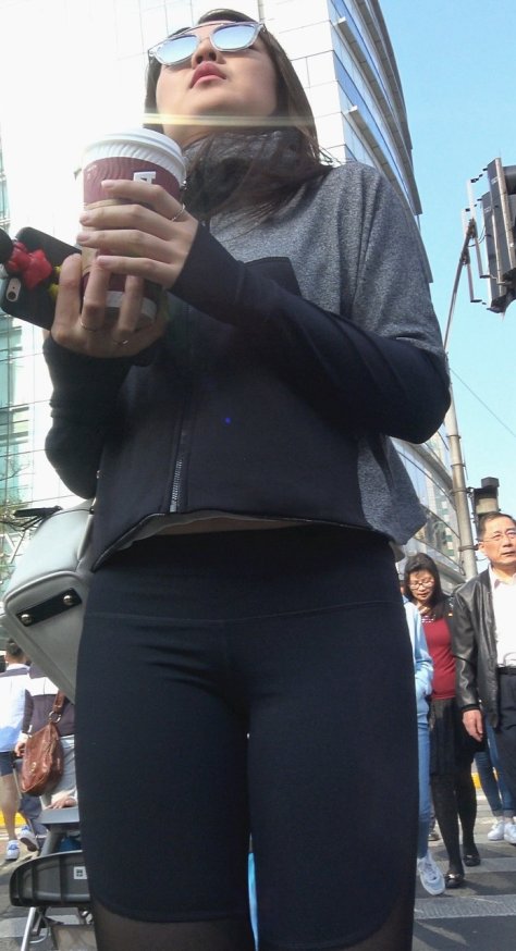 4K-黑色瑜伽裤极品前三角美女坐地铁第1季T034[985M]