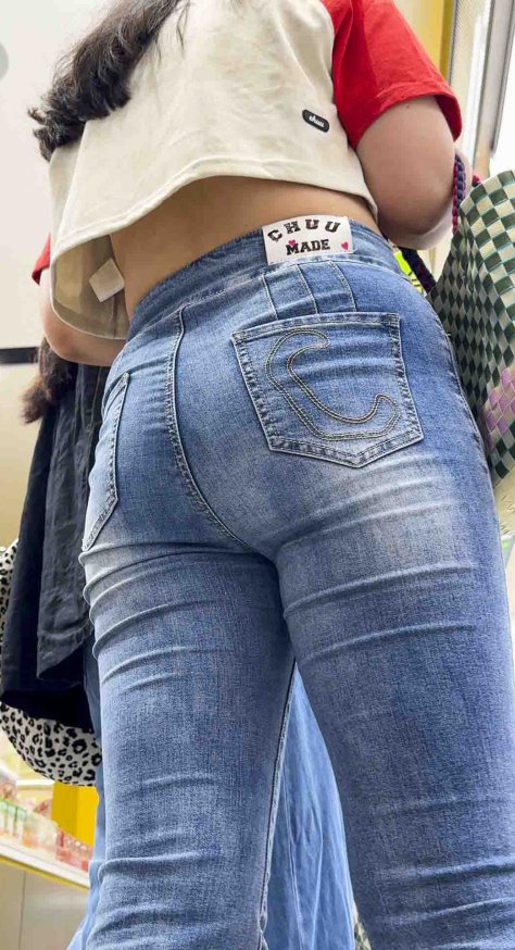 （积分93）端午献礼露腰翘臀牛仔妹子