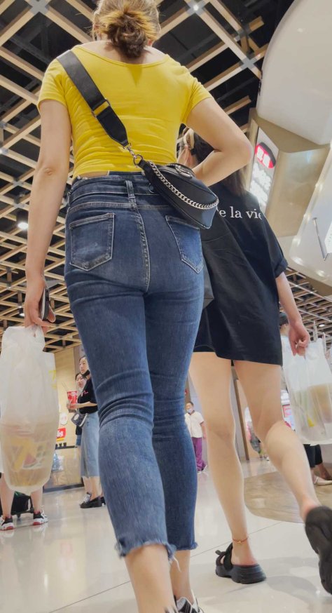 超紧饱满丰臀成熟少妇（积分165）