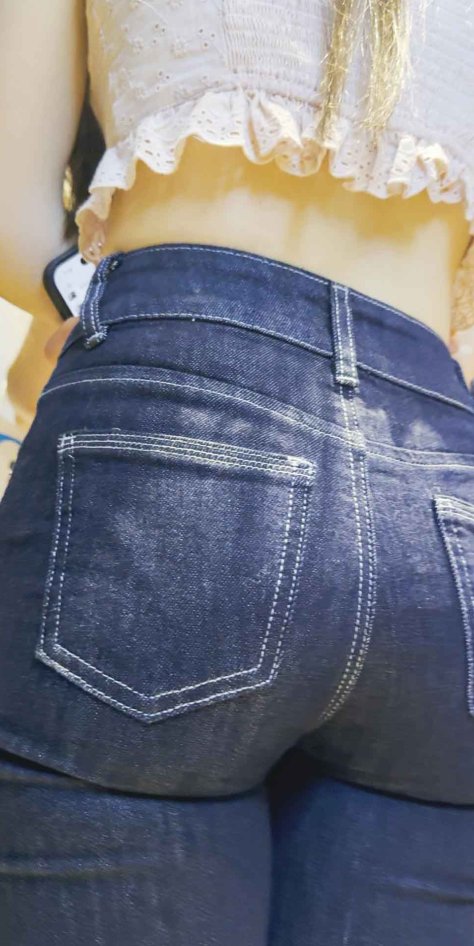 (积分190)春节献礼小姐姐臀部线条饱满而有力