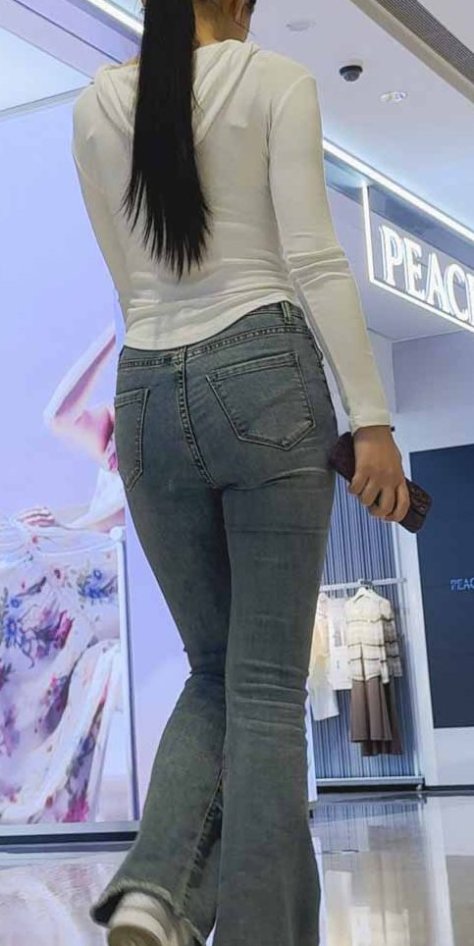 性感紧臀蛇精脸长发小姐姐（积分190）