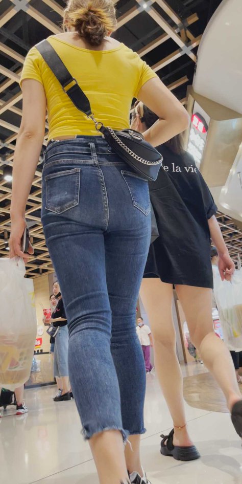 超紧饱满丰臀成熟少妇（积分165）