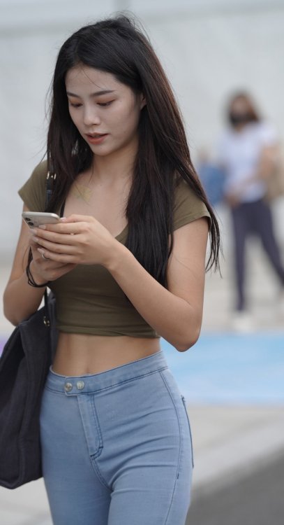 [套图25P]苗条的蓝色浅牛美女3A8227[330M]