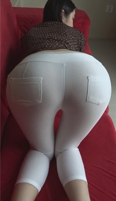 漂亮的白色紧身裤小姐姐[5.06G/MP4]