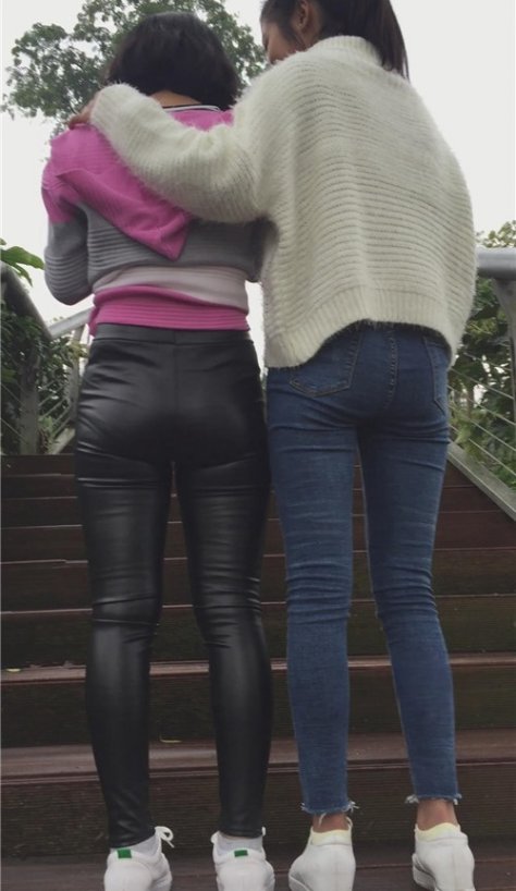 皮裤和牛仔妹子[2.22G/MP4]