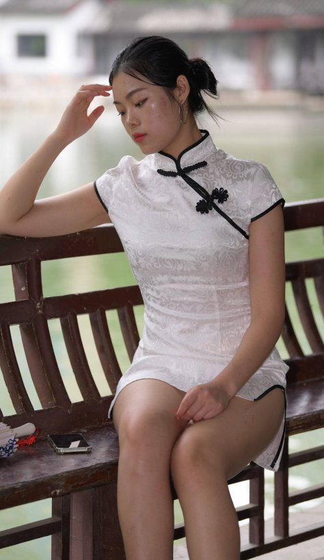 性感白色旗袍【视频+套图】