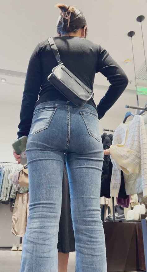 （积分60）翘臀紧牛细腰少妇