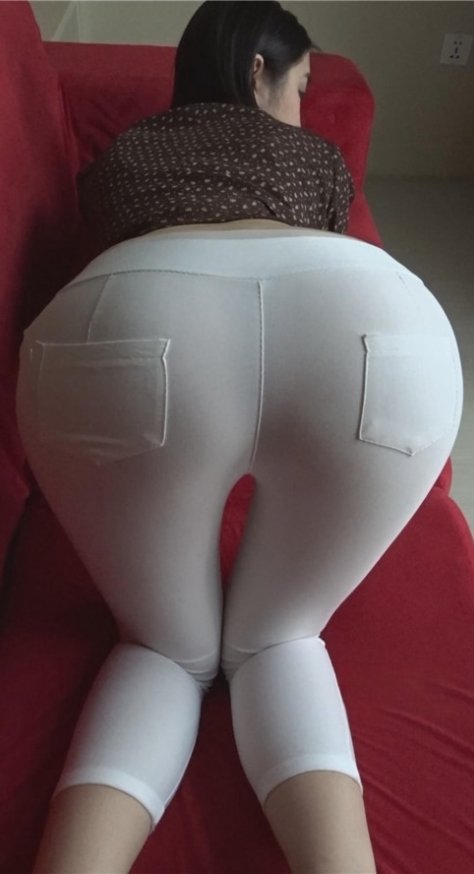 漂亮的白色紧身裤小姐姐[5.06G/MP4]