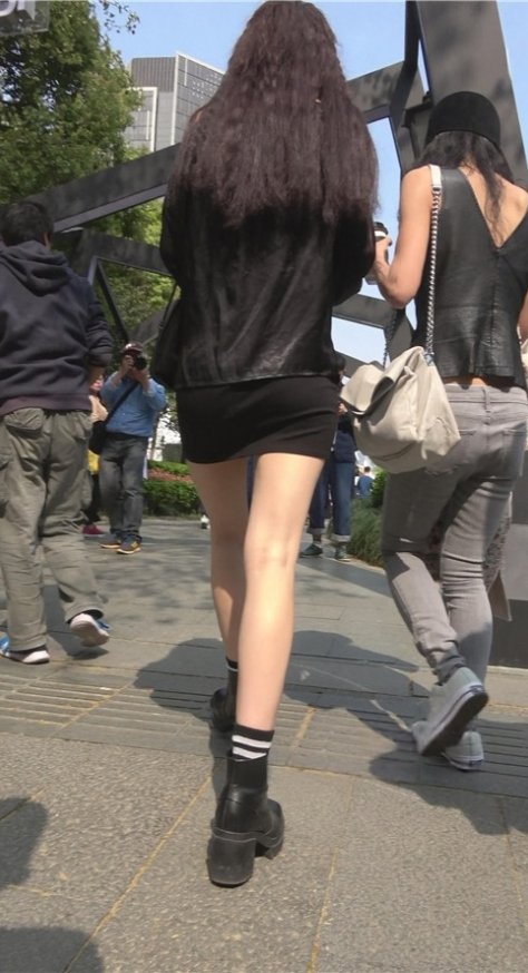 漂亮的包臀裙小姐姐[705M/MP4]