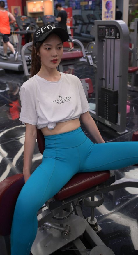 [套图+视频]青春靓丽蓝色瑜伽裤小姐姐