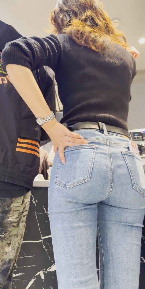 细腰长发翘臀美女（积分175）